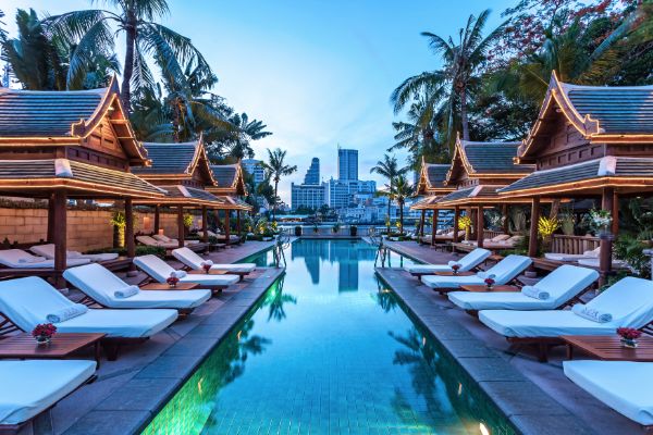 Peninsula Bangkok Pool